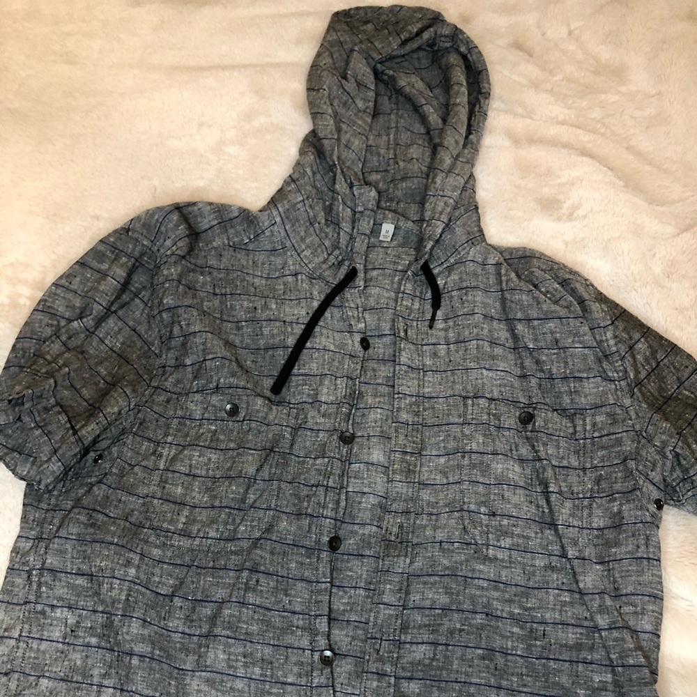 Men’s shirt with hood by KENNETH COLE